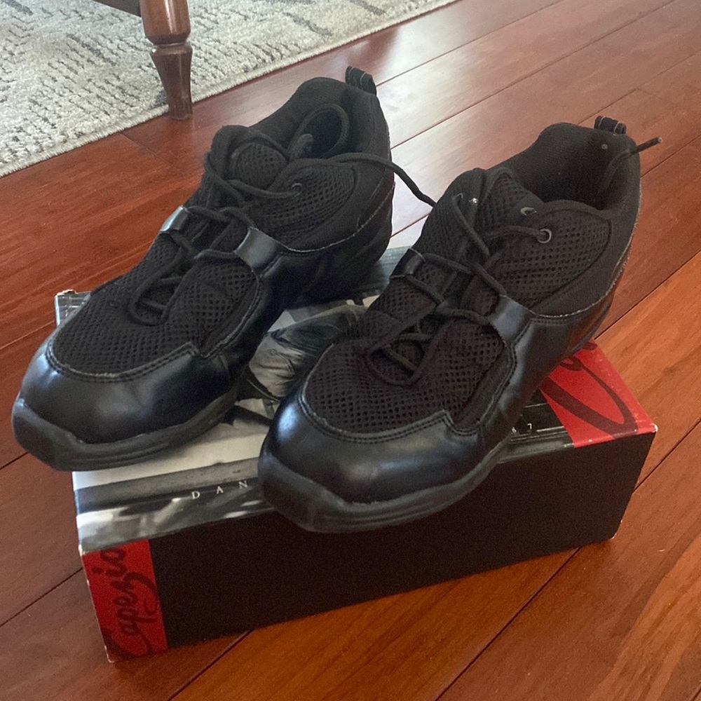 Dancing sneakers